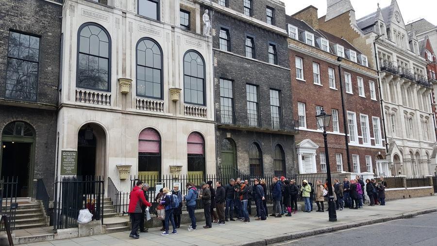 Queue outside Sir John Soane Museum, Lincoln's Inn Fields