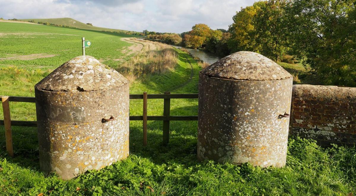 Anti-tank cylinders