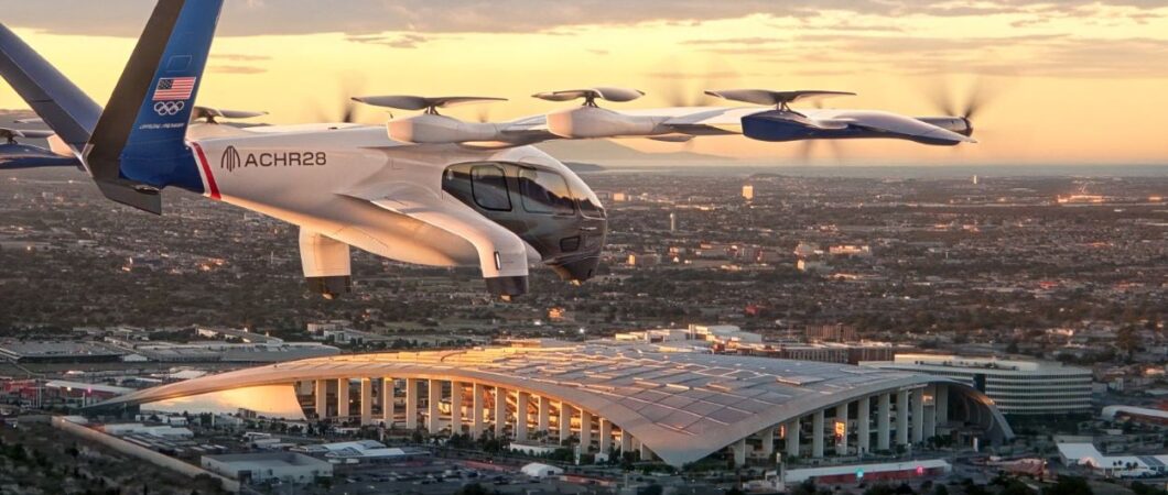 Render of the Archer Midnight flying over Los Angeles in the evening light
