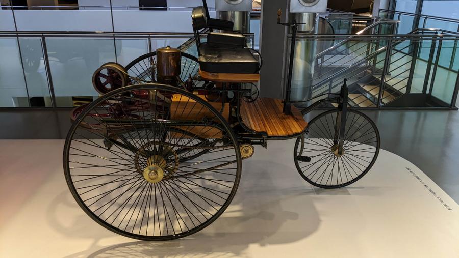 Carl Benz's motorised tricycle with a huge horizontal fly-wheel