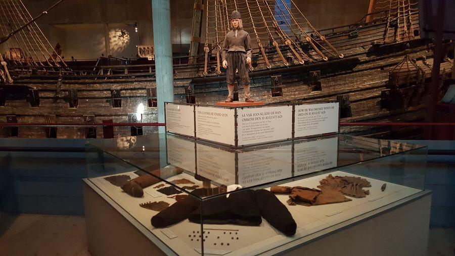 Vasa clothing display