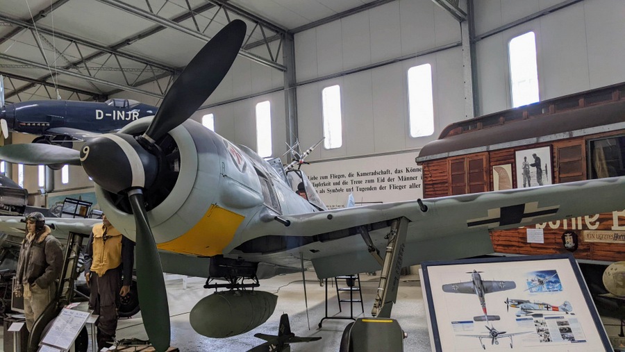 Front view of the FW-190