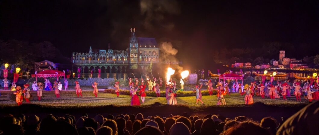 La Cinéscénie cast in front of the Chateau Puy de Fou