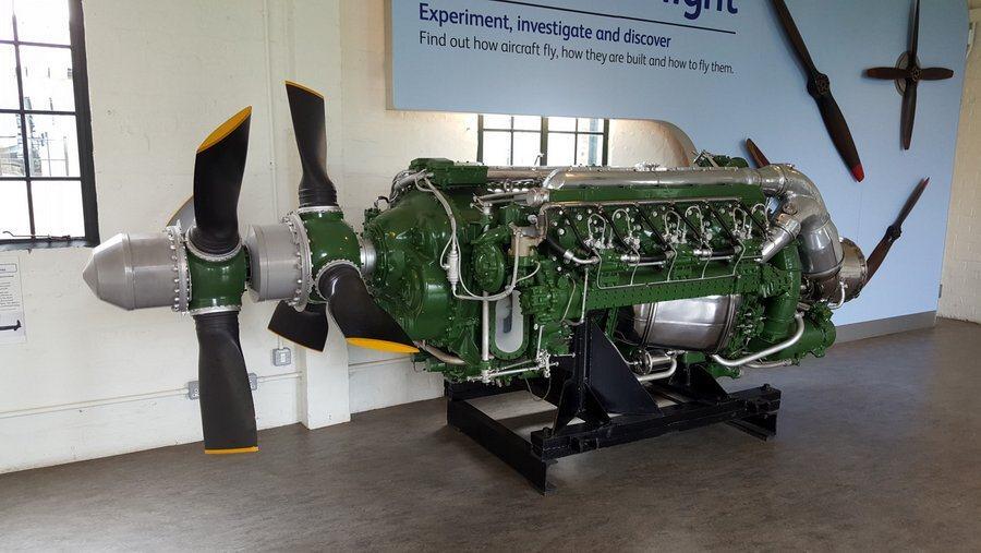 Napier Nomad turbo-compound diesel engine