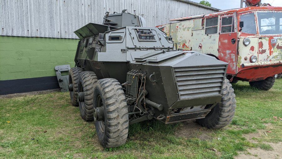 Six-wheeled armoured car