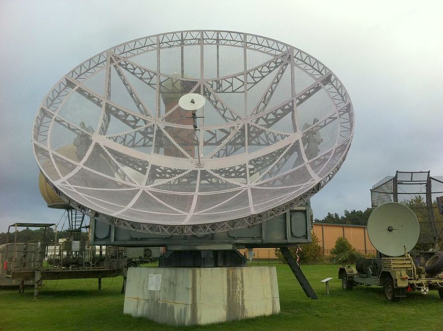 Colour photo of a large radar dish